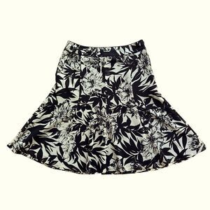 Ann Taylor Reversed Pleat Skirt Size 10